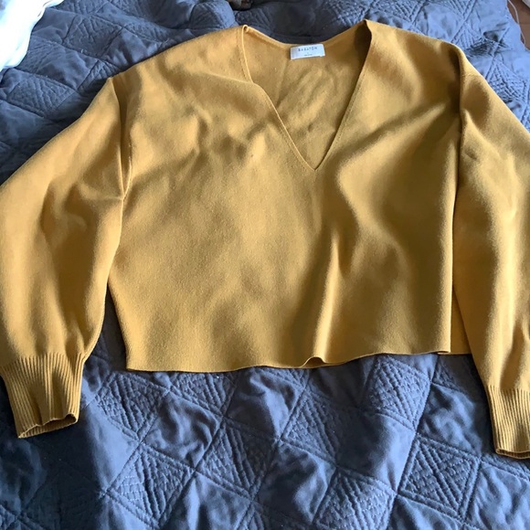 Aritzia Sweaters - New! No tags Babaton sweater